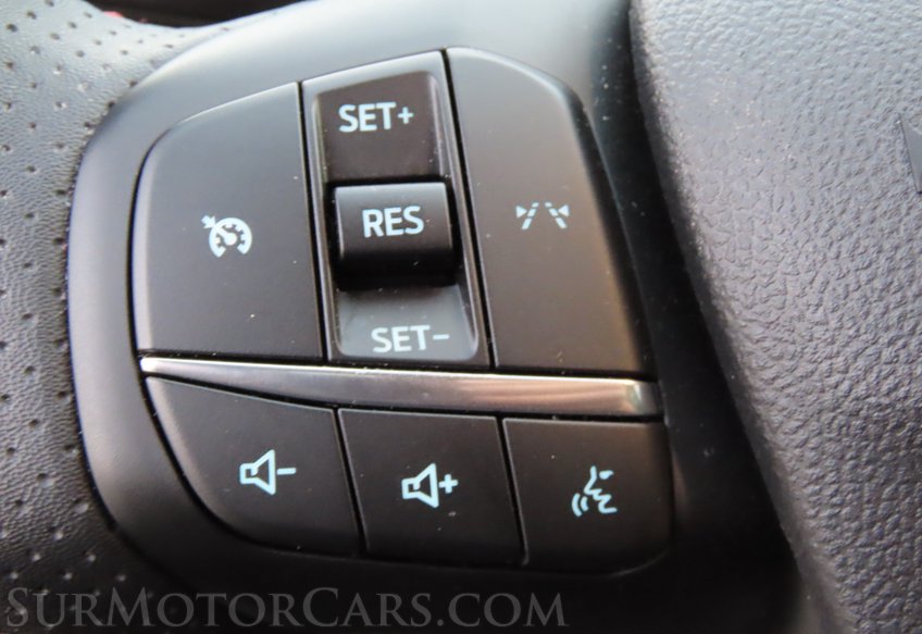 2025 Ford Escape AWD ST-Line - Image 31