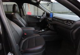 2025 Ford Escape AWD ST-Line - Image 22