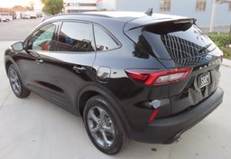 2025 Ford Escape AWD ST-Line - Image 5