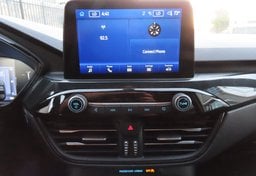 2025 Ford Escape AWD ST-Line - Image 40