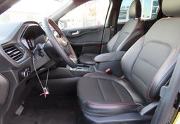 2025 Ford Escape AWD ST-Line - Image 24