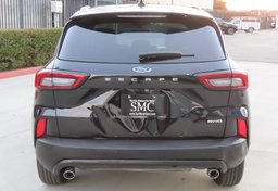 2025 Ford Escape AWD ST-Line - Image 12