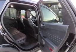 2025 Ford Escape AWD ST-Line - Image 28