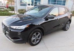 2025 Ford Escape AWD ST-Line - Image 2