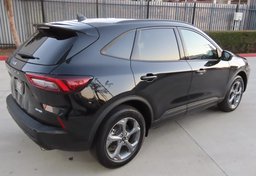 2025 Ford Escape AWD ST-Line - Image 8