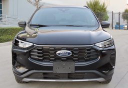 2025 Ford Escape AWD ST-Line - Image 11