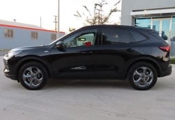 2025 Ford Escape AWD ST-Line - Image 9