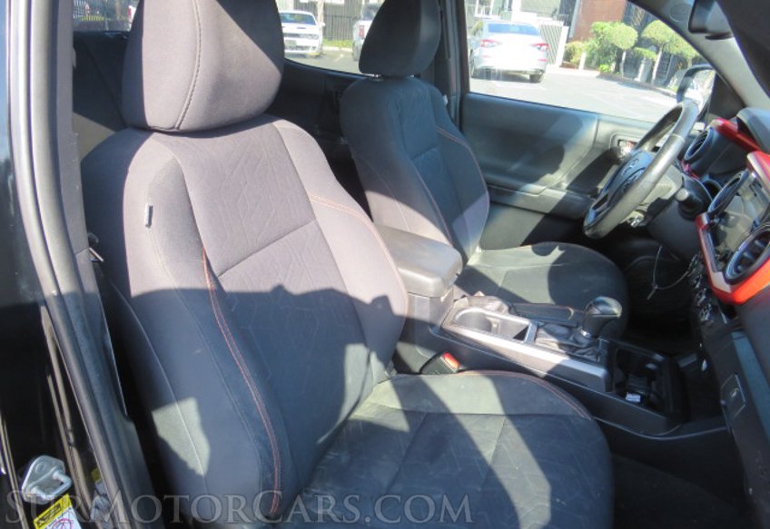 2017 Toyota Tacoma - Image 28