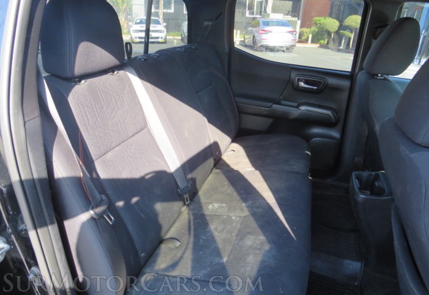 2017 Toyota Tacoma - Image 32