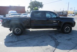 2017 Toyota Tacoma - Image 6