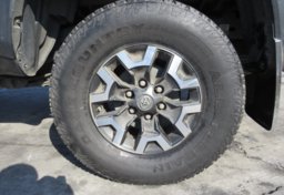 2017 Toyota Tacoma - Image 20