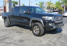 2017 Toyota Tacoma - Image 4