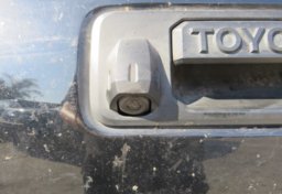 2017 Toyota Tacoma - Image 16