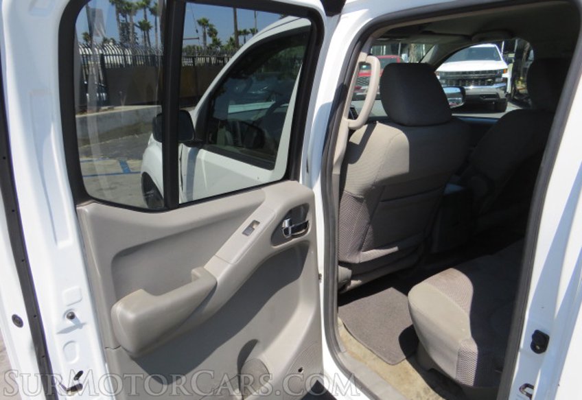 2014 Nissan Frontier - Image 22