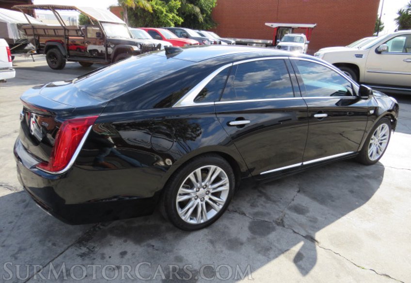 2018 Cadillac XTS - Image 9