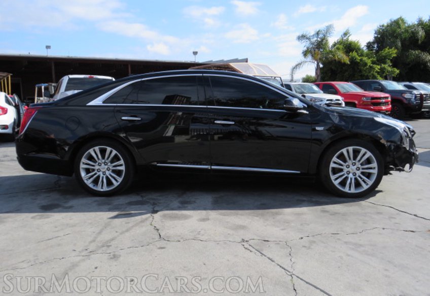 2018 Cadillac XTS - Image 5