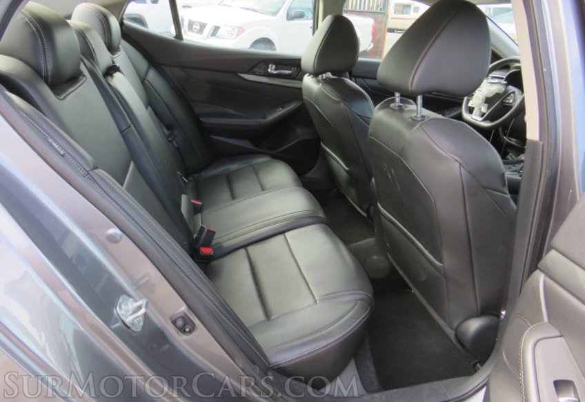 2020 Nissan Maxima - Image 30