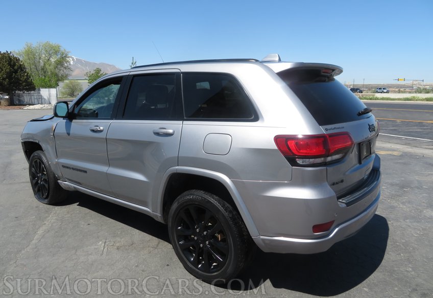 2017 Jeep Grand Cherokee - Image 6