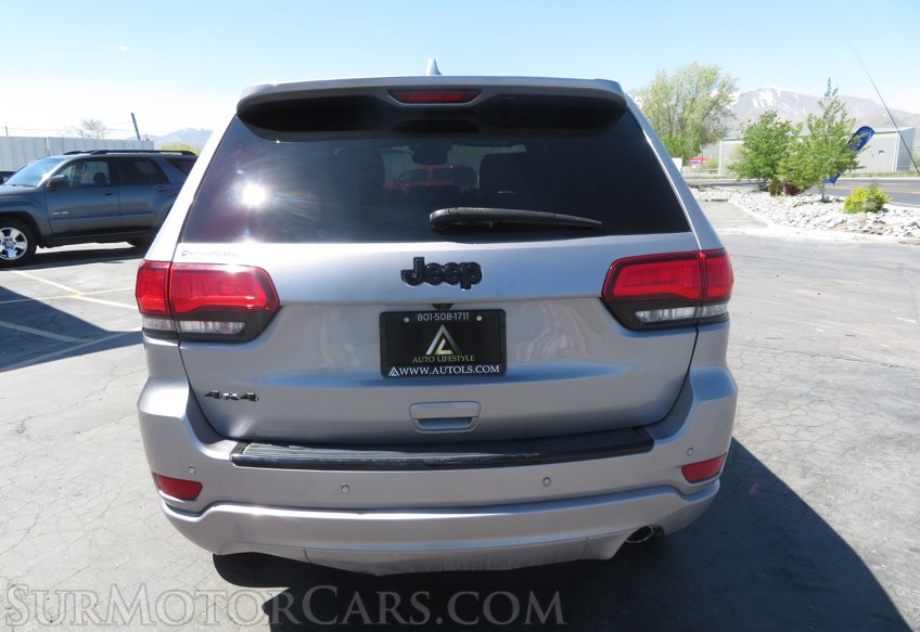 2017 Jeep Grand Cherokee - Image 10