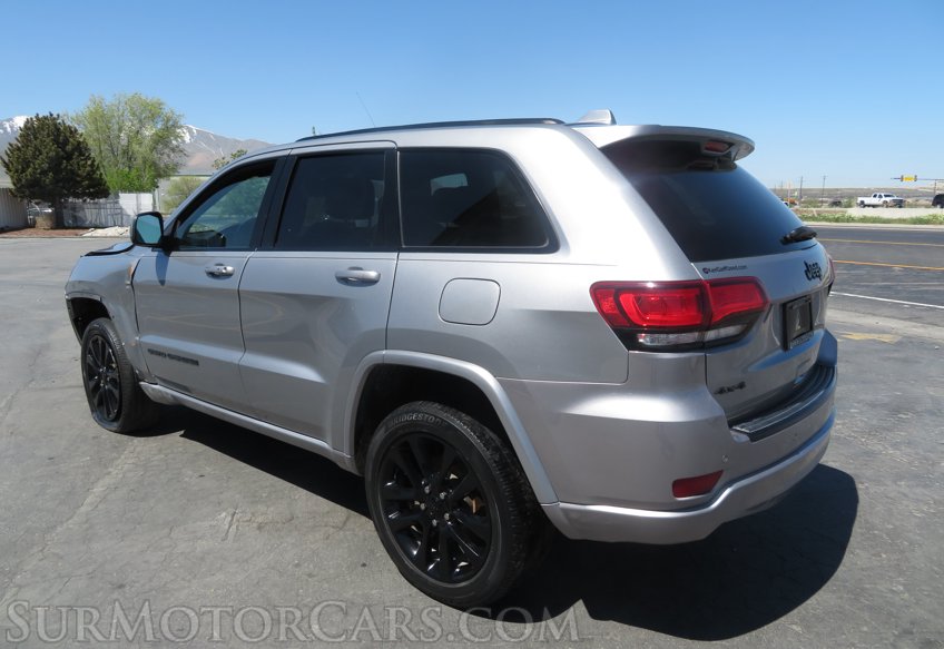 2017 Jeep Grand Cherokee - Image 8
