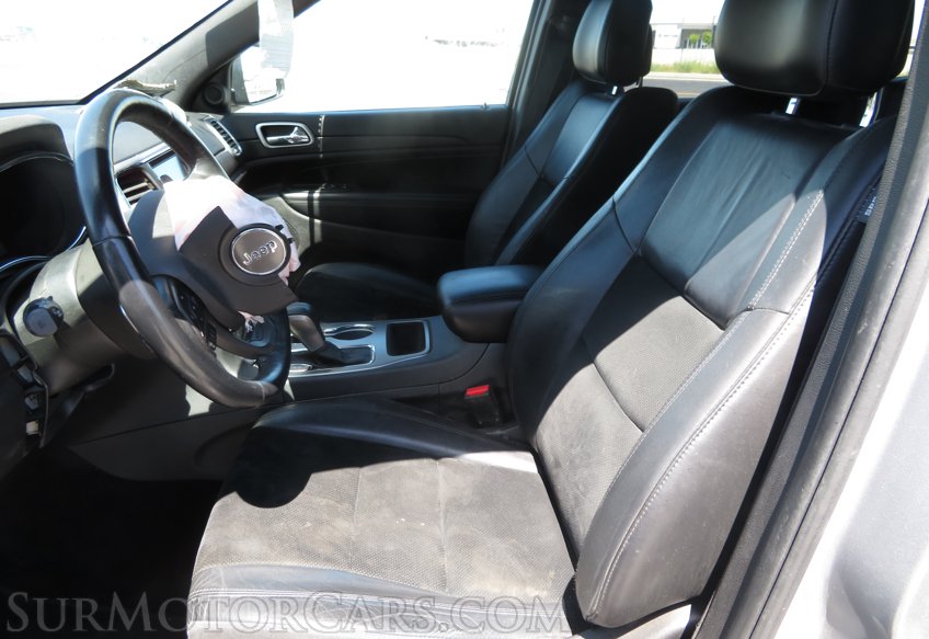 2017 Jeep Grand Cherokee - Image 21