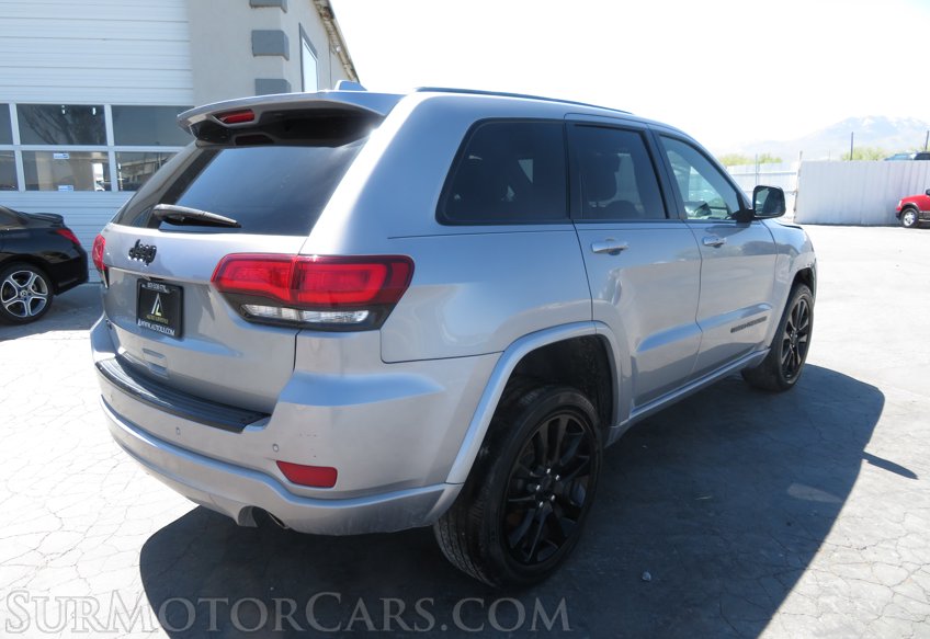 2017 Jeep Grand Cherokee - Image 7