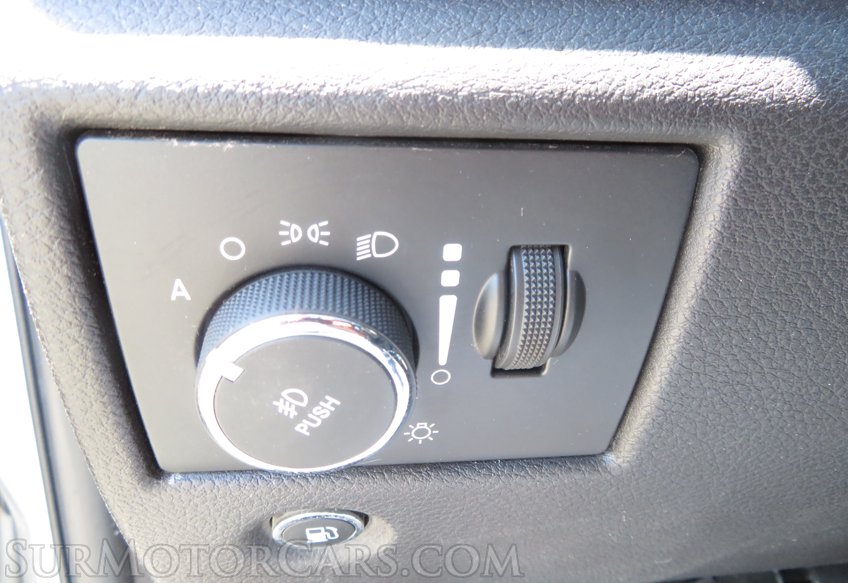 2017 Jeep Grand Cherokee - Image 34