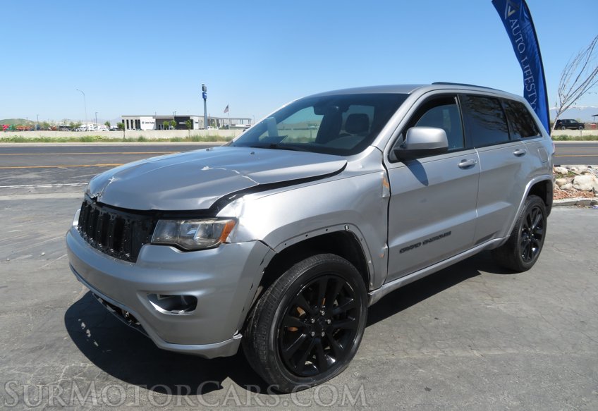 2017 Jeep Grand Cherokee - Image 4