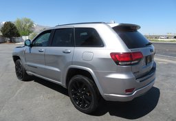 2017 Jeep Grand Cherokee - Image 8