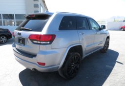 2017 Jeep Grand Cherokee - Image 7