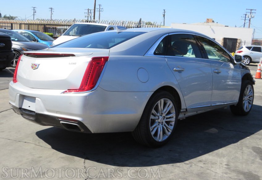 2019 Cadillac XTS - Image 10
