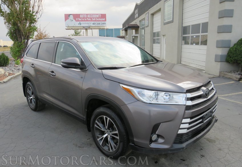 2019 Toyota Highlander - Image 2