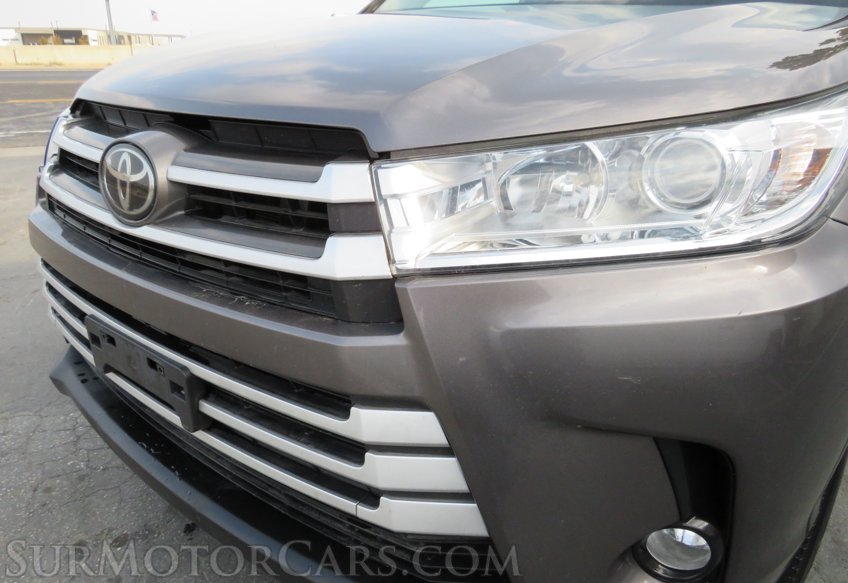 2019 Toyota Highlander - Image 17