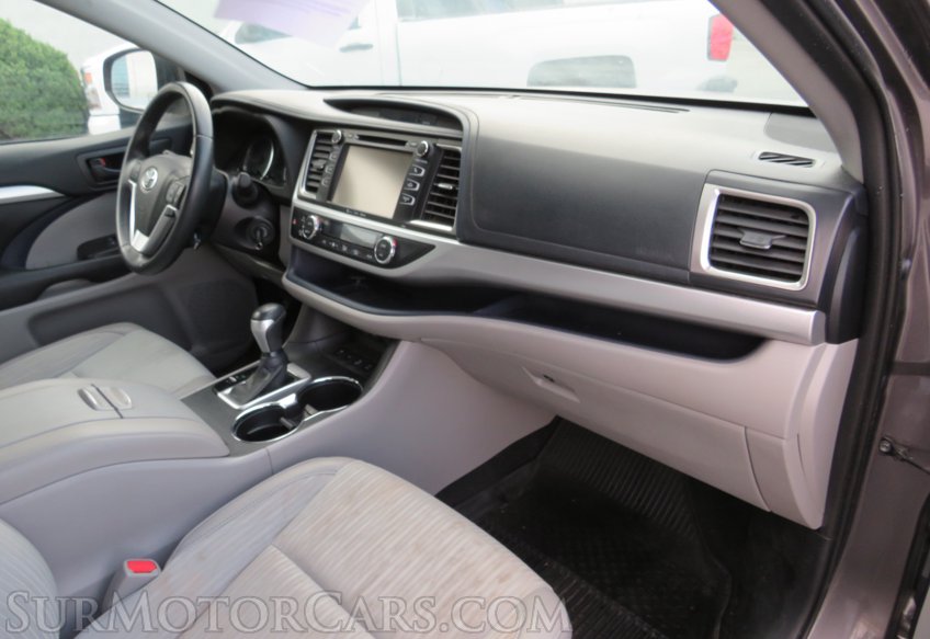 2019 Toyota Highlander - Image 21