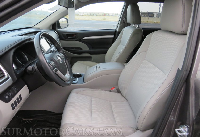 2019 Toyota Highlander - Image 22