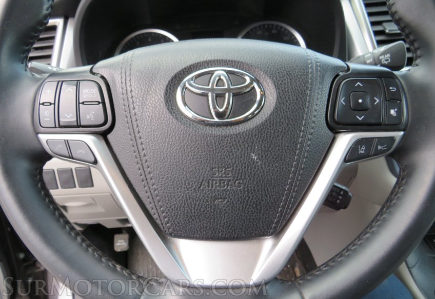 2019 Toyota Highlander - Image 30