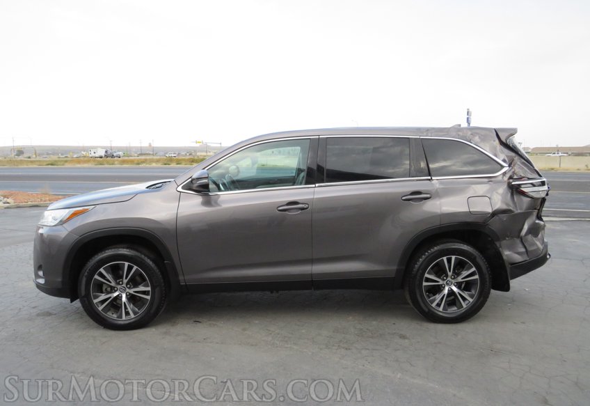 2019 Toyota Highlander - Image 12