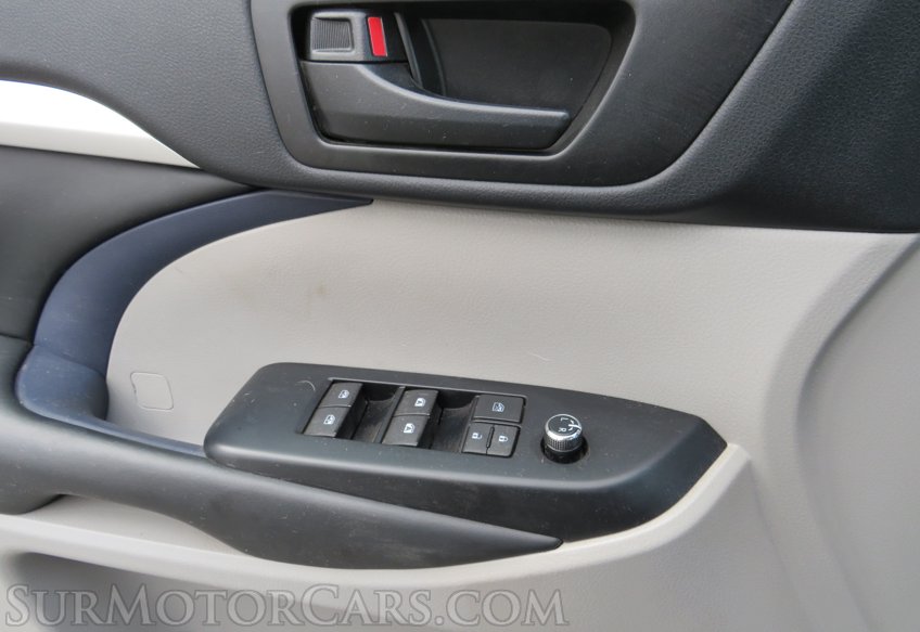 2019 Toyota Highlander - Image 46