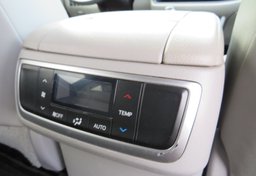 2019 Toyota Highlander - Image 41