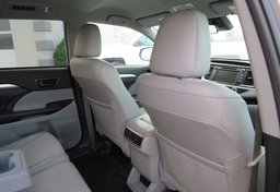 2019 Toyota Highlander - Image 24