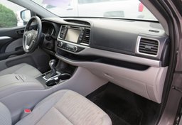 2019 Toyota Highlander - Image 21