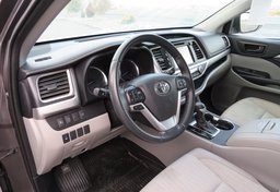 2019 Toyota Highlander - Image 20