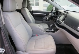 2019 Toyota Highlander - Image 23