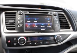 2019 Toyota Highlander - Image 34