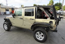 2017 Jeep Wrangler Rubicon Recon - Image 10