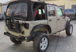 2017 Jeep Wrangler Rubicon Recon - Image 7