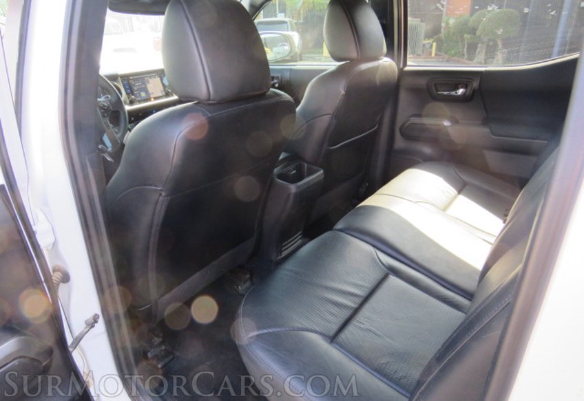 2019 Toyota Tacoma 4WD - Image 32