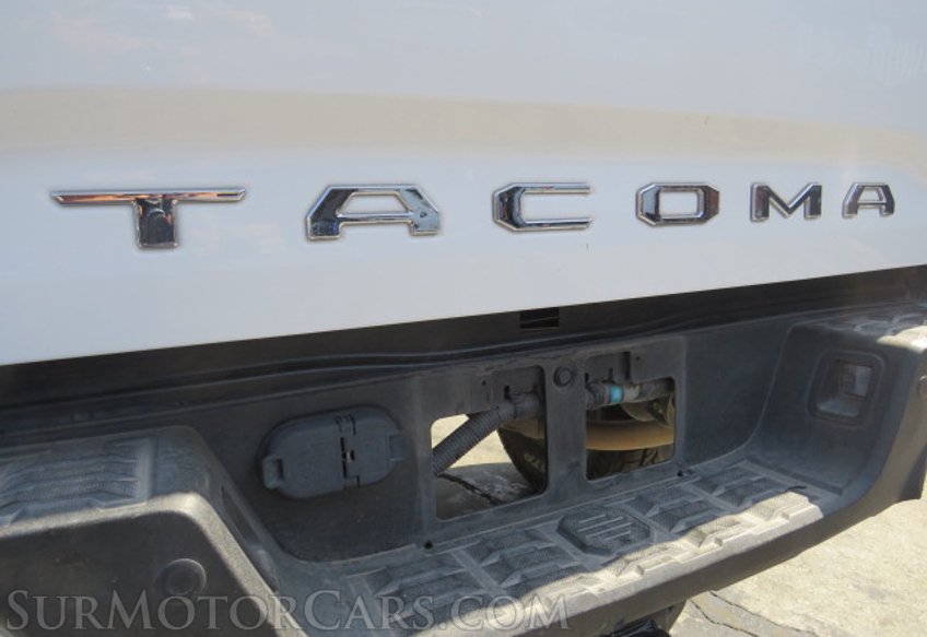 2019 Toyota Tacoma 4WD - Image 17