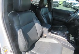 2019 Toyota Tacoma 4WD - Image 31