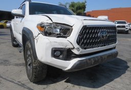 2019 Toyota Tacoma 4WD - Image 11